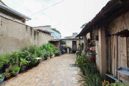 Casa à venda com 446m², 3 quartos e 4 vagas Casa à venda com 446m², 3 quartos e 4 vagasQuintal