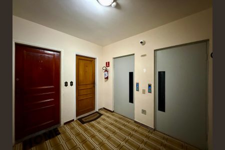 Apartamento para alugar com 85m², 3 quartos e 1 vaga Apartamento para alugar com 85m², 3 quartos e 1 vagaHall Apartamento