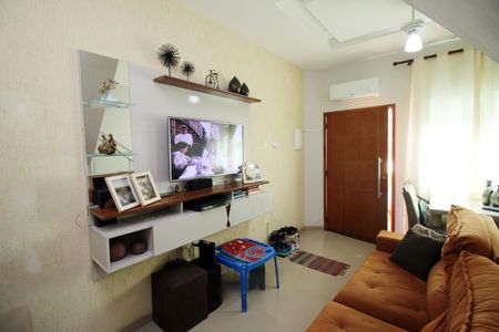 Casa à venda com 60m², 2 quartos e sem vagaSala