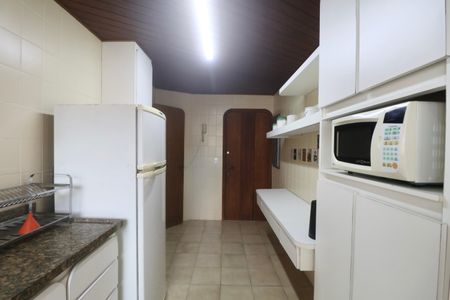 Apartamento para alugar com 104m², 3 quartos e 2 vagas Apartamento para alugar com 104m², 3 quartos e 2 vagasCozinha