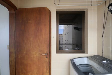 Apartamento para alugar com 104m², 3 quartos e 2 vagas Apartamento para alugar com 104m², 3 quartos e 2 vagasÁrea de Serviço