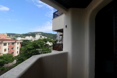 Apartamento para alugar com 104m², 3 quartos e 2 vagas Apartamento para alugar com 104m², 3 quartos e 2 vagasVaranda