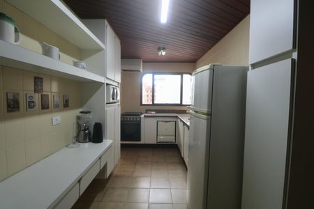 Apartamento para alugar com 104m², 3 quartos e 2 vagas Apartamento para alugar com 104m², 3 quartos e 2 vagasCozinha
