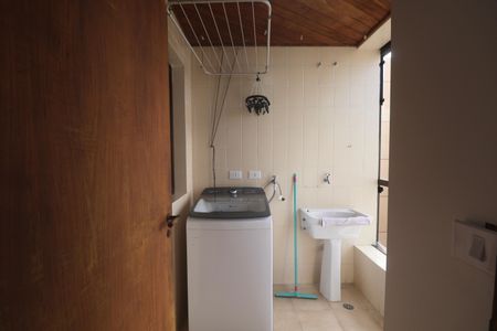 Apartamento para alugar com 104m², 3 quartos e 2 vagas Apartamento para alugar com 104m², 3 quartos e 2 vagasÁrea de Serviço