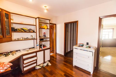 Casa de condomínio à venda com 521m², 4 quartos e 3 vagas Casa de condomínio à venda com 521m², 4 quartos e 3 vagasSuíte