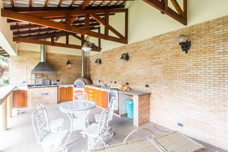 Casa de condomínio à venda com 521m², 4 quartos e 3 vagas Casa de condomínio à venda com 521m², 4 quartos e 3 vagasÁrea gourmet