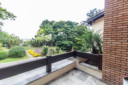 Casa de condomínio à venda com 521m², 4 quartos e 3 vagas Casa de condomínio à venda com 521m², 4 quartos e 3 vagasVaranda