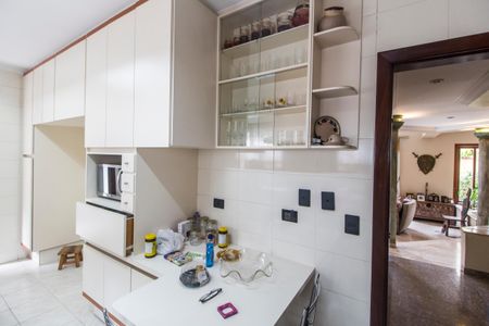 Casa de condomínio à venda com 521m², 4 quartos e 3 vagas Casa de condomínio à venda com 521m², 4 quartos e 3 vagasCozinha