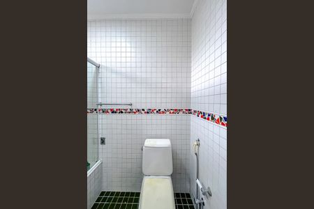 Casa à venda com 240m², 3 quartos e 3 vagasBanheiro da Suíte