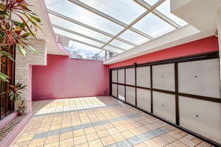 Casa à venda com 240m², 3 quartos e 3 vagasGaragem