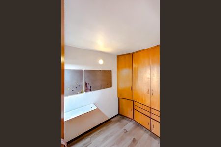 Casa à venda com 240m², 3 quartos e 3 vagasEscritório