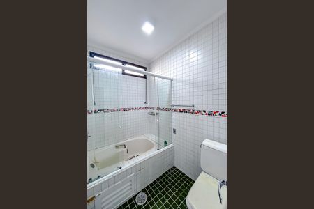 Casa à venda com 240m², 3 quartos e 3 vagasBanheiro da Suíte