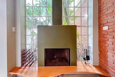 Casa à venda com 240m², 3 quartos e 3 vagasLareira