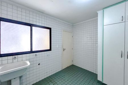 Casa à venda com 240m², 3 quartos e 3 vagasÁrea de Serviço