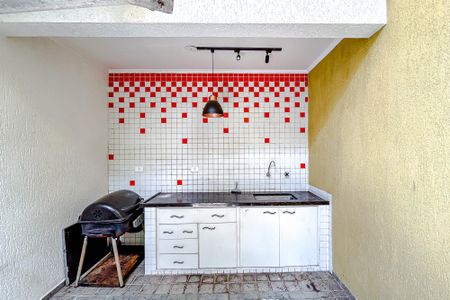 Casa à venda com 240m², 3 quartos e 3 vagasChurrasqueira