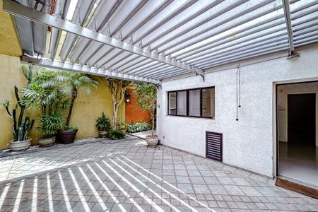 Casa à venda com 240m², 3 quartos e 3 vagasÁrea externa