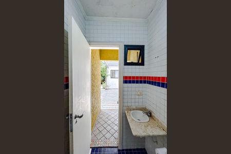 Casa à venda com 240m², 3 quartos e 3 vagasBanheiro de serviço