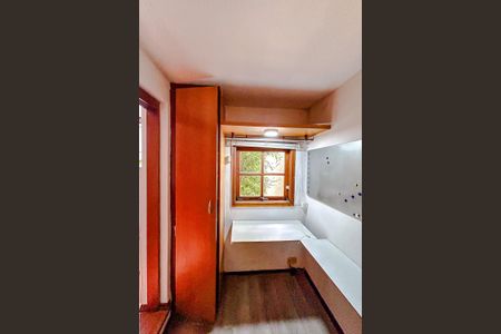 Casa à venda com 240m², 3 quartos e 3 vagasEscritório