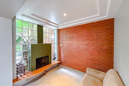 Casa à venda com 240m², 3 quartos e 3 vagasLareira