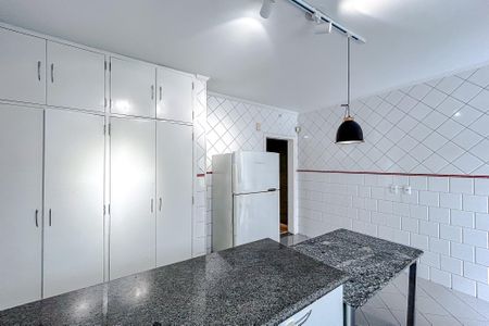 Casa à venda com 240m², 3 quartos e 3 vagasCozinha