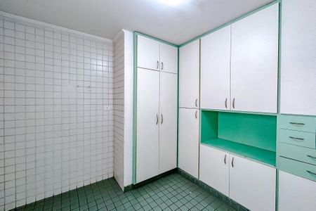 Casa à venda com 240m², 3 quartos e 3 vagasÁrea de Serviço