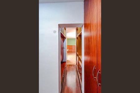 Casa à venda com 240m², 3 quartos e 3 vagasCloset da suíte