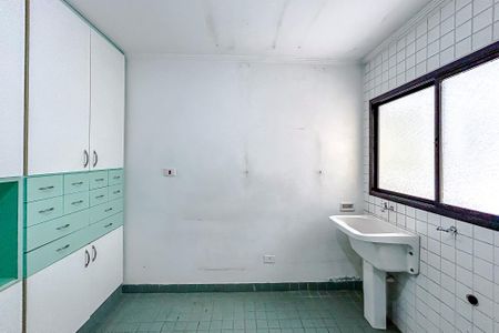 Casa à venda com 240m², 3 quartos e 3 vagasÁrea de Serviço