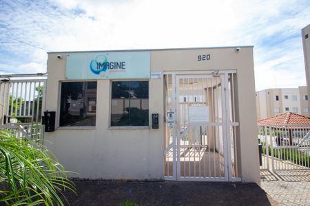 Apartamento para alugar com 49m², 2 quartos e 1 vaga Apartamento para alugar com 49m², 2 quartos e 1 vagaFachada