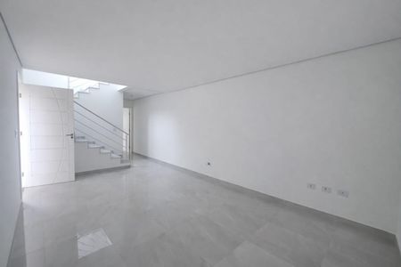 Casa à venda com 130m², 3 quartos e 3 vagas Casa à venda com 130m², 3 quartos e 3 vagasSala