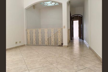 Corredor de casa à venda com 2 quartos, 103m² em Vila Carmosina, São Paulo