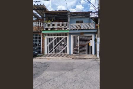 Casa à venda com 103m², 2 quartos e 1 vaga Casa à venda com 103m², 2 quartos e 1 vagaFachada