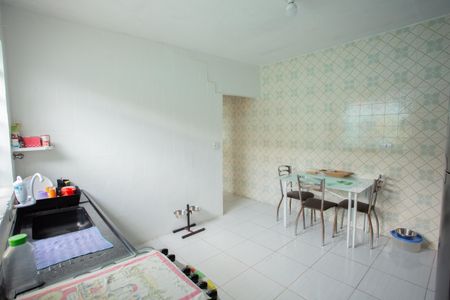Casa à venda com 60m², 1 quarto e 8 vagas Casa à venda com 60m², 1 quarto e 8 vagasCOZINHA
