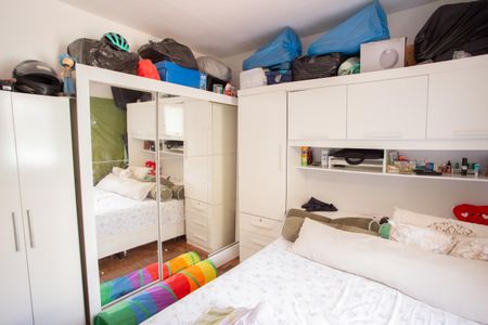 Casa à venda com 60m², 1 quarto e 8 vagas Casa à venda com 60m², 1 quarto e 8 vagasQUARTO