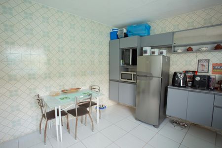 Casa à venda com 60m², 1 quarto e 8 vagas Casa à venda com 60m², 1 quarto e 8 vagasCOZINHA