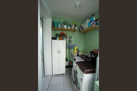 Casa à venda com 60m², 1 quarto e 8 vagas Casa à venda com 60m², 1 quarto e 8 vagasCOZINHA E ÁREA DE SERVIÇO