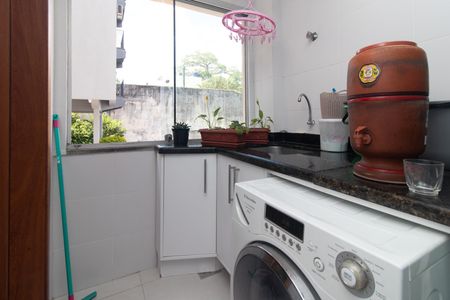 Apartamento à venda com 75m², 2 quartos e sem vagaCozinha e Área de Serviço