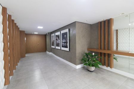 Apartamento à venda com 75m², 2 quartos e sem vagaHall social