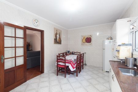 Casa à venda com 180m², 4 quartos e 2 vagasCozinha 