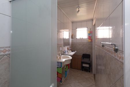 Casa à venda com 180m², 4 quartos e 2 vagasBanheiro casa 2