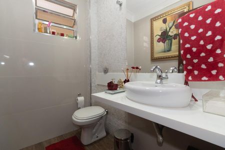 Casa à venda com 180m², 4 quartos e 2 vagasLavabo