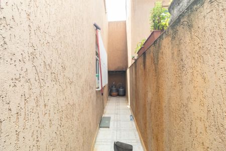 Casa à venda com 180m², 4 quartos e 2 vagasCorredor