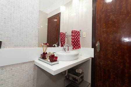 Casa à venda com 180m², 4 quartos e 2 vagasLavabo