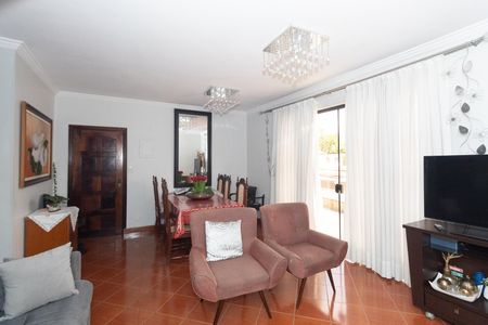 Casa à venda com 180m², 4 quartos e 2 vagasSala 