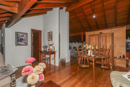Sala / Sótão de casa à venda com 3 quartos, 226m² em Sarandi, Porto Alegre