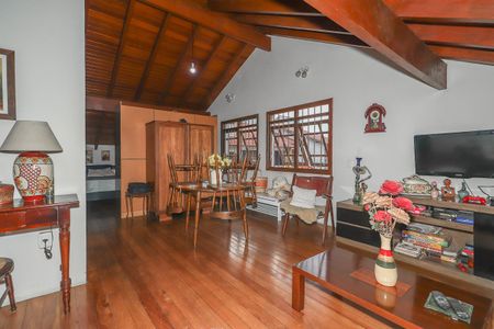 Casa à venda com 226m², 3 quartos e 3 vagasSala / Sótão