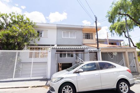 Casa para alugar com 189m², 4 quartos e 3 vagas Casa para alugar com 189m², 4 quartos e 3 vagasFachada