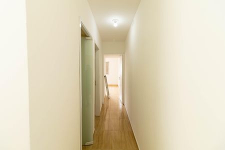 Casa para alugar com 189m², 4 quartos e 3 vagas Casa para alugar com 189m², 4 quartos e 3 vagasCorredor