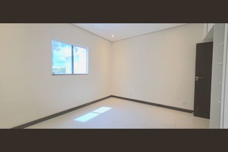 Casa de condomínio à venda com 500m², 4 quartos e 6 vagas