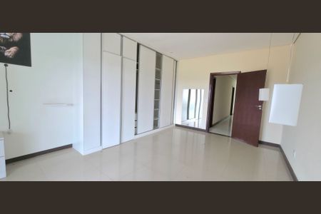 Casa de condomínio à venda com 500m², 4 quartos e 6 vagas