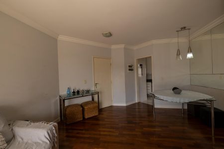 Apartamento à venda com 70m², 1 quarto e 2 vagas Apartamento à venda com 70m², 1 quarto e 2 vagasSala